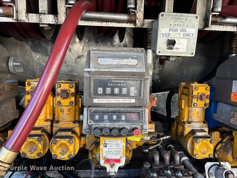 image for item EM0109 2009 Kenworth T370 fuel truck