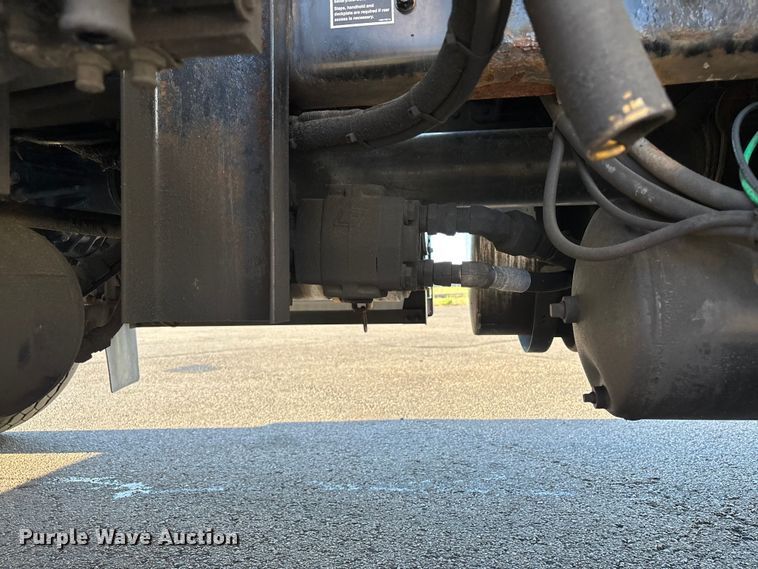 image for item EM0109 2009 Kenworth T370 fuel truck