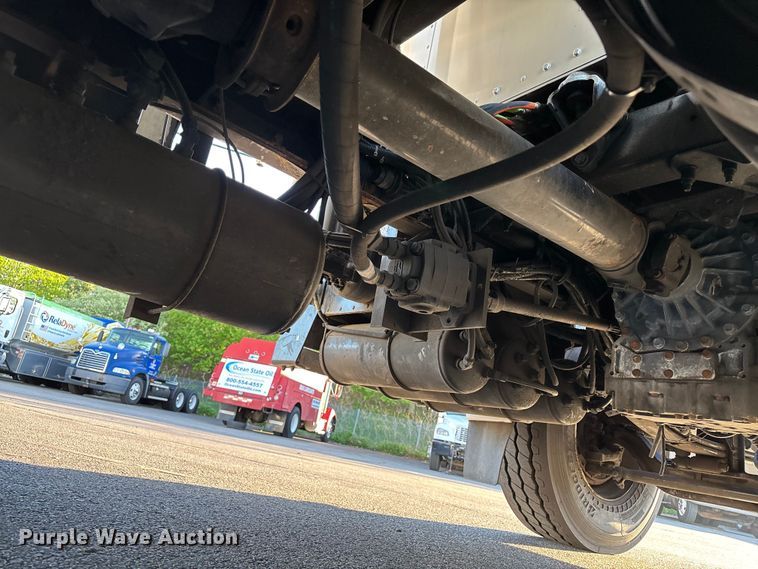 image for item EM0109 2009 Kenworth T370 fuel truck
