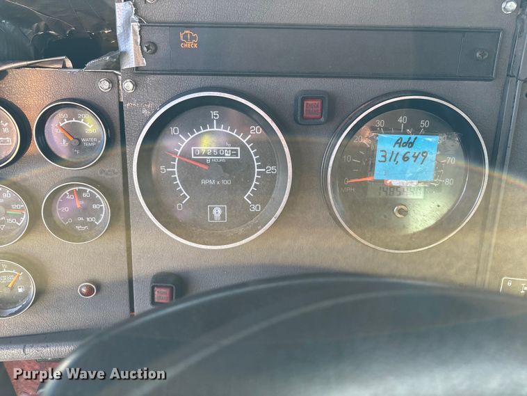 image for item EM0109 2009 Kenworth T370 fuel truck