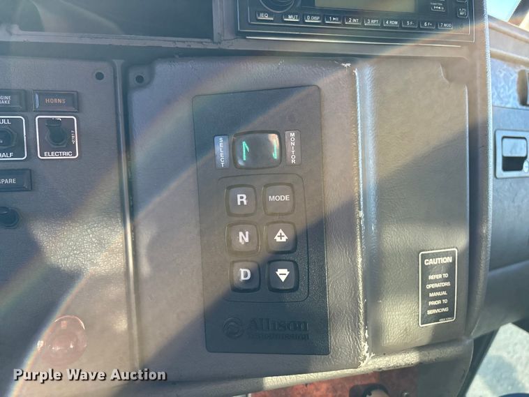 image for item EM0109 2009 Kenworth T370 fuel truck