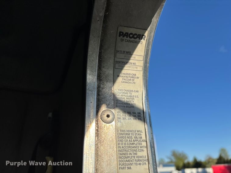 image for item EM0109 2009 Kenworth T370 fuel truck