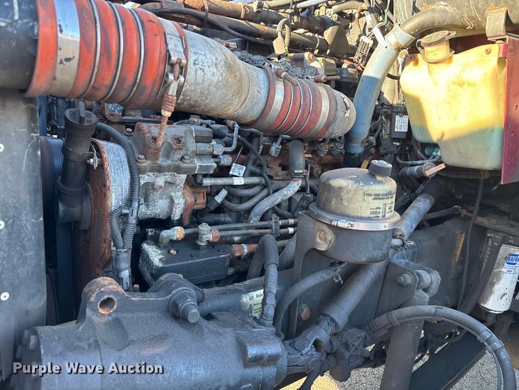 image for item EM0109 2009 Kenworth T370 fuel truck
