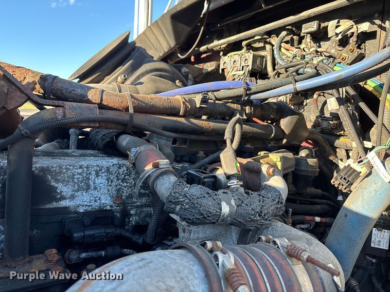 image for item EM0109 2009 Kenworth T370 fuel truck
