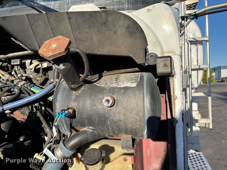 image for item EM0109 2009 Kenworth T370 fuel truck