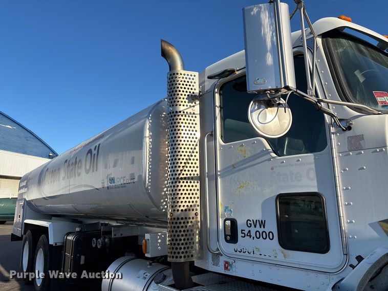image for item EM0109 2009 Kenworth T370 fuel truck