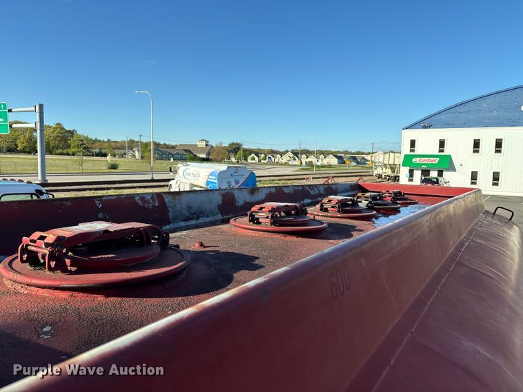 image for item EM0110 2004 Kenworth T300 fuel truck