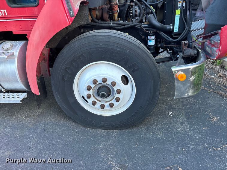 image for item EM0110 2004 Kenworth T300 fuel truck