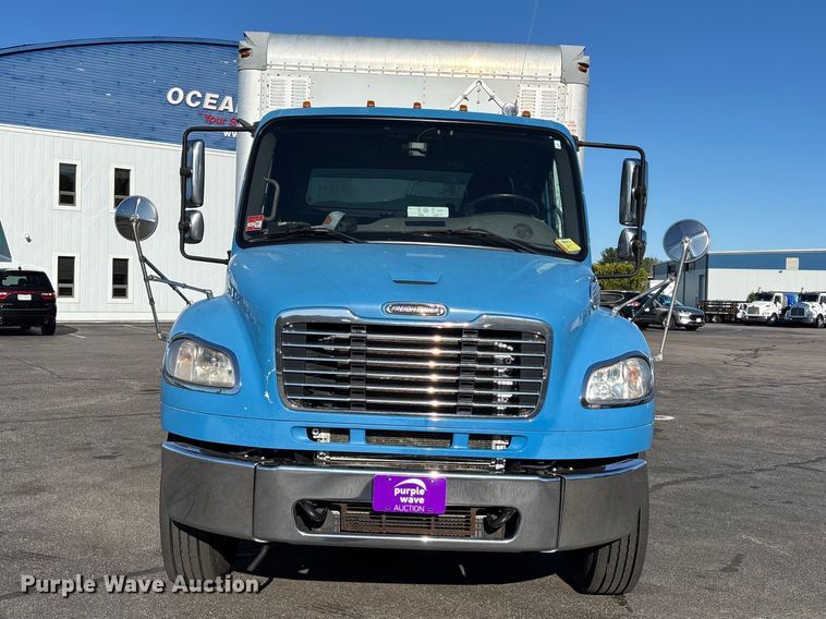 image for item EM0111 2015 Freightliner Business Class M2 box truck