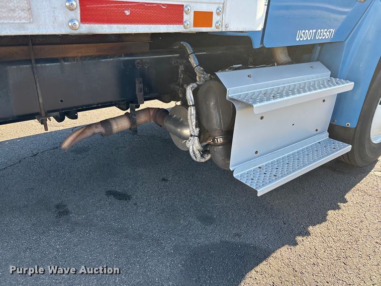 image for item EM0111 2015 Freightliner Business Class M2 box truck