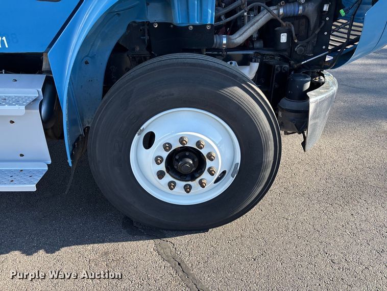 image for item EM0111 2015 Freightliner Business Class M2 box truck