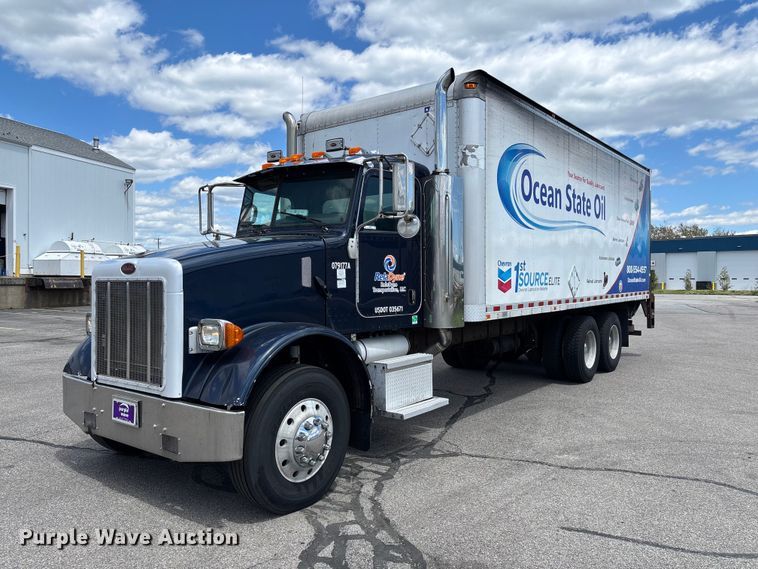 image for item EM0113 2007 Peterbilt 357 box truck