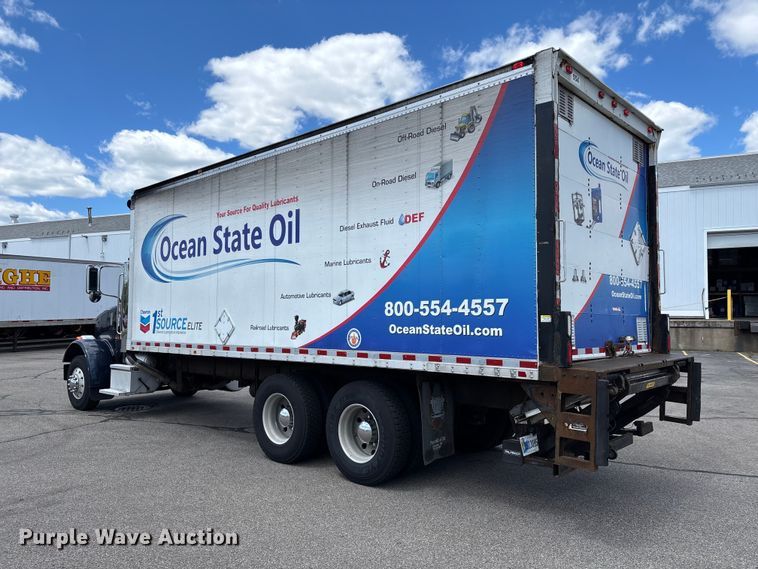 image for item EM0113 2007 Peterbilt 357 box truck