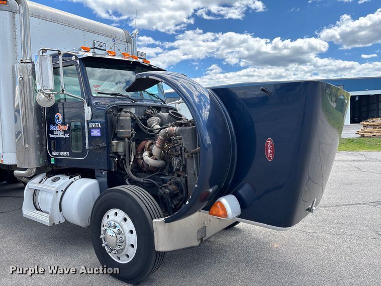 image for item EM0113 2007 Peterbilt 357 box truck