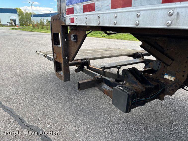 image for item EM0113 2007 Peterbilt 357 box truck
