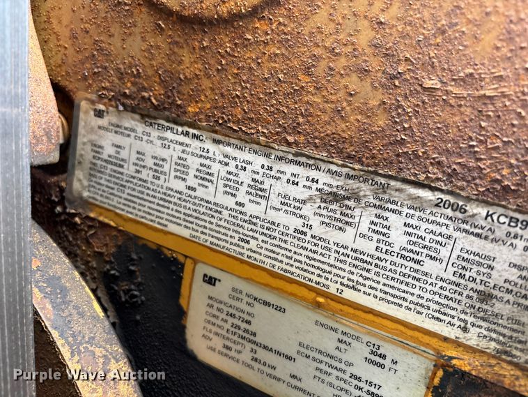 image for item EM0113 2007 Peterbilt 357 box truck