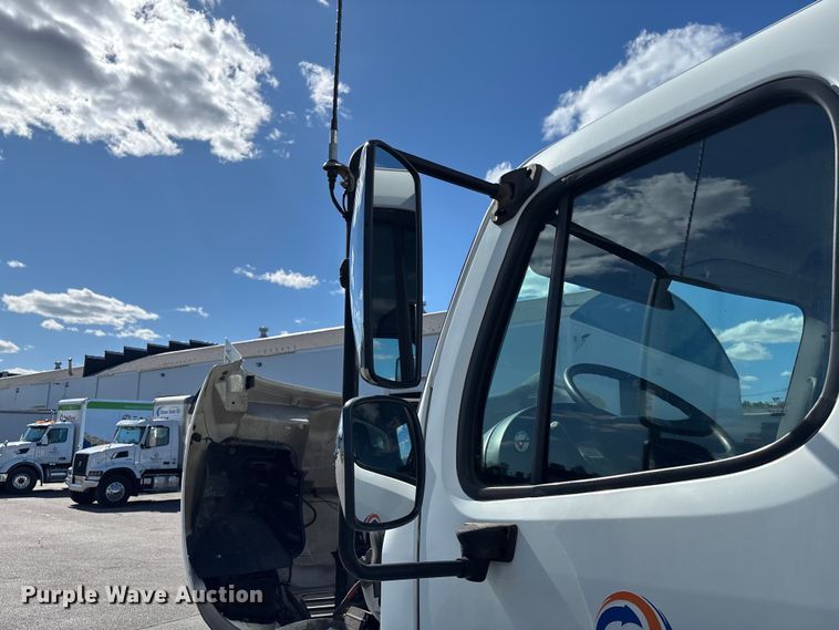 image for item EM0114 2012 Freightliner Business Class M2 box truck