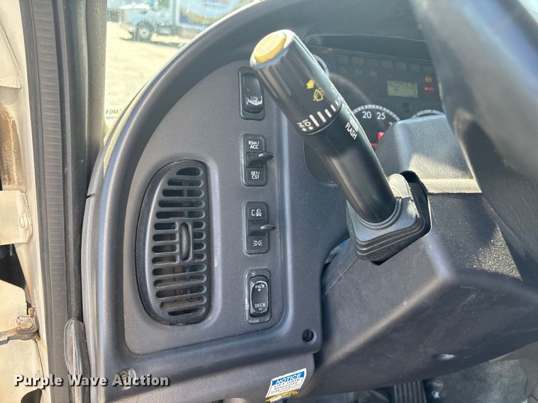 image for item EM0114 2012 Freightliner Business Class M2 box truck