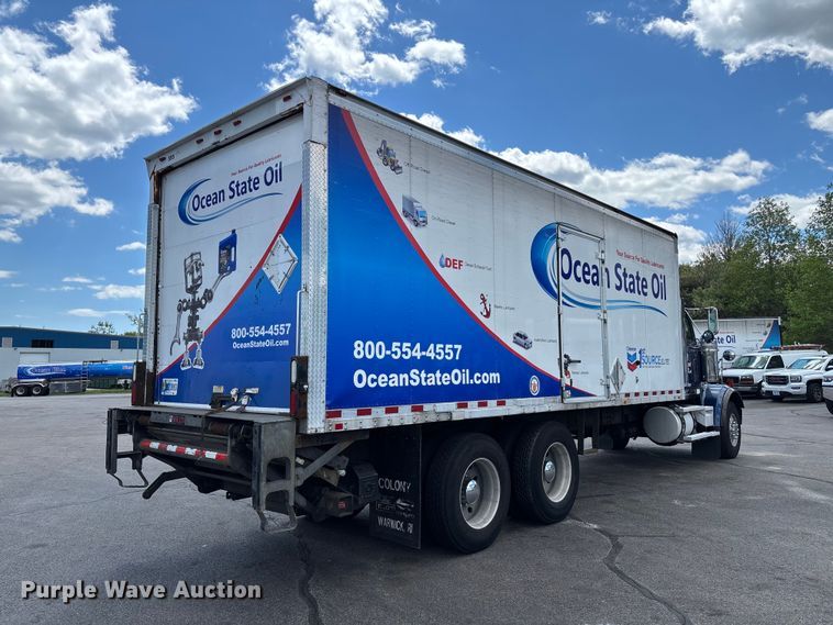 image for item EM0115 2007 Western Star 4900 box truck