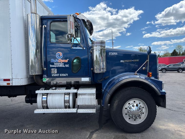 image for item EM0115 2007 Western Star 4900 box truck