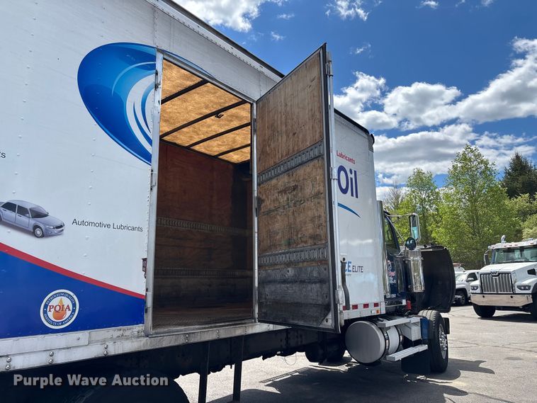 image for item EM0115 2007 Western Star 4900 box truck