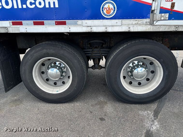 image for item EM0115 2007 Western Star 4900 box truck
