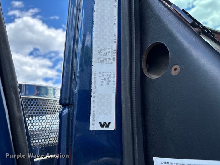image for item EM0115 2007 Western Star 4900 box truck