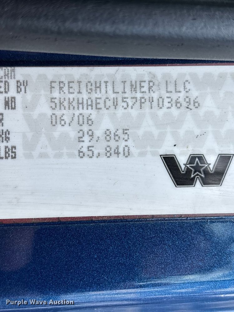 image for item EM0115 2007 Western Star 4900 box truck