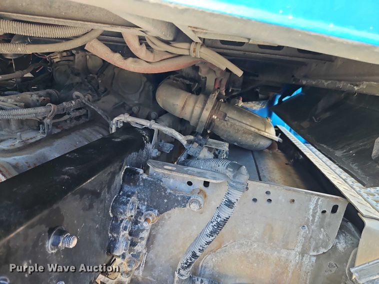 image for item EO7333 2020 Western Star 4700 semi truck