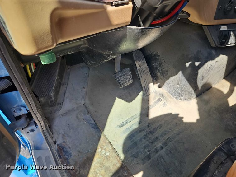 image for item EO7333 2020 Western Star 4700 semi truck