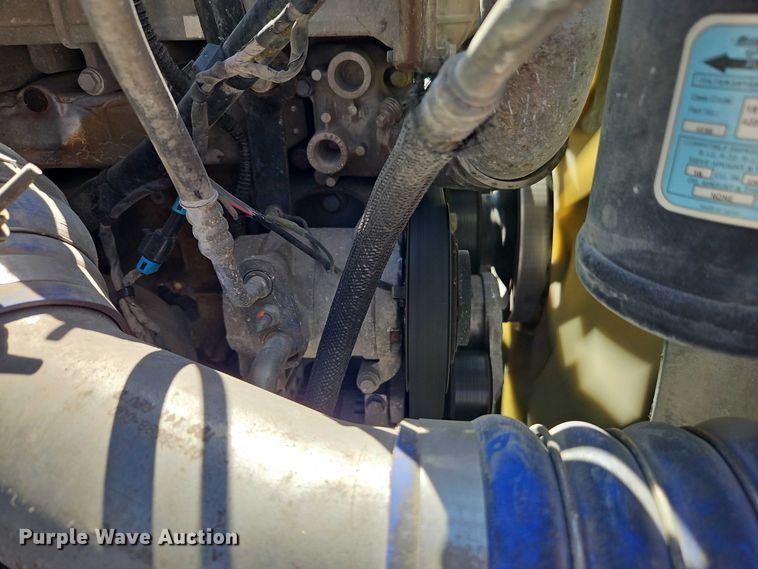 image for item EO7333 2020 Western Star 4700 semi truck