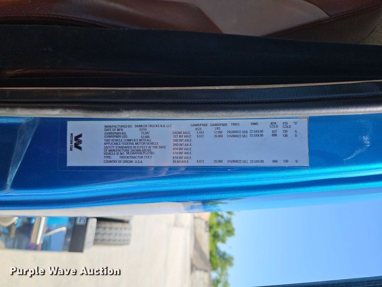 image for item EO7333 2020 Western Star 4700 semi truck