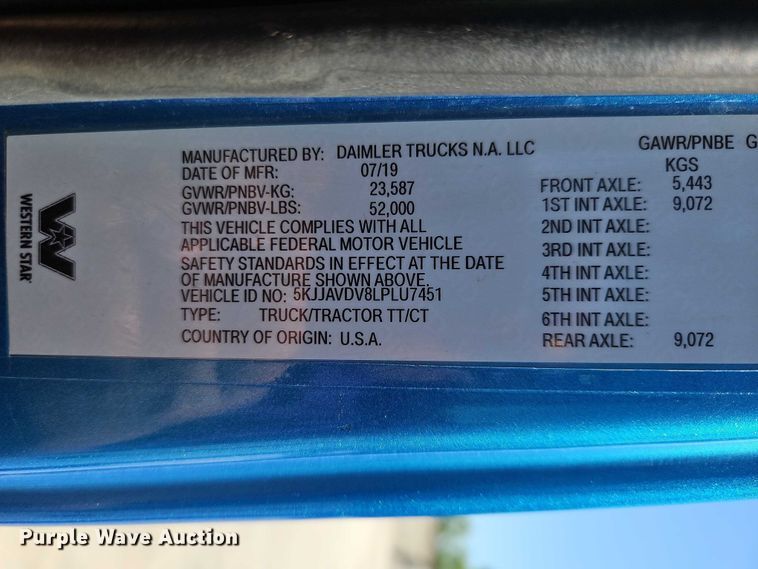 image for item EO7333 2020 Western Star 4700 semi truck