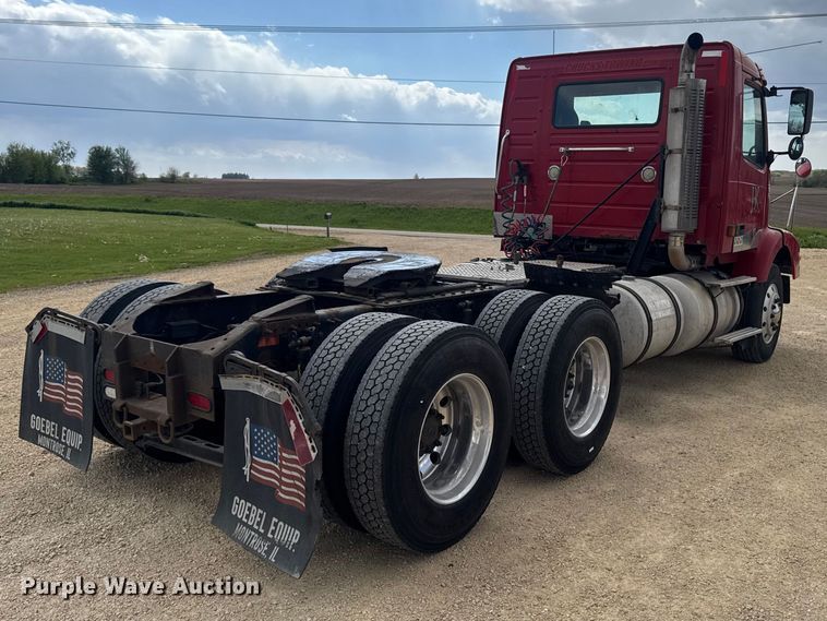 image for item ER0488 2007 Volvo Truck VNM semi truck