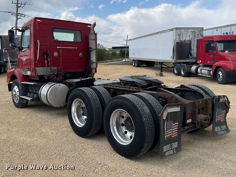 image for item ER0488 2007 Volvo Truck VNM semi truck