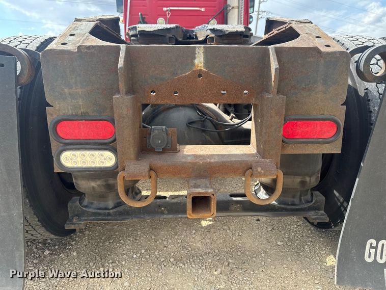 image for item ER0488 2007 Volvo Truck VNM semi truck