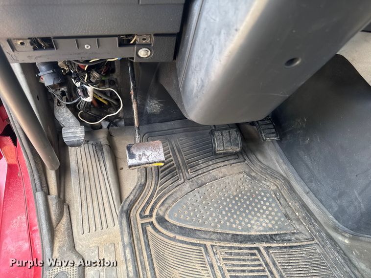 image for item ER0488 2007 Volvo Truck VNM semi truck