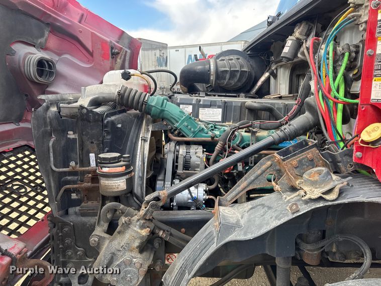 image for item ER0488 2007 Volvo Truck VNM semi truck