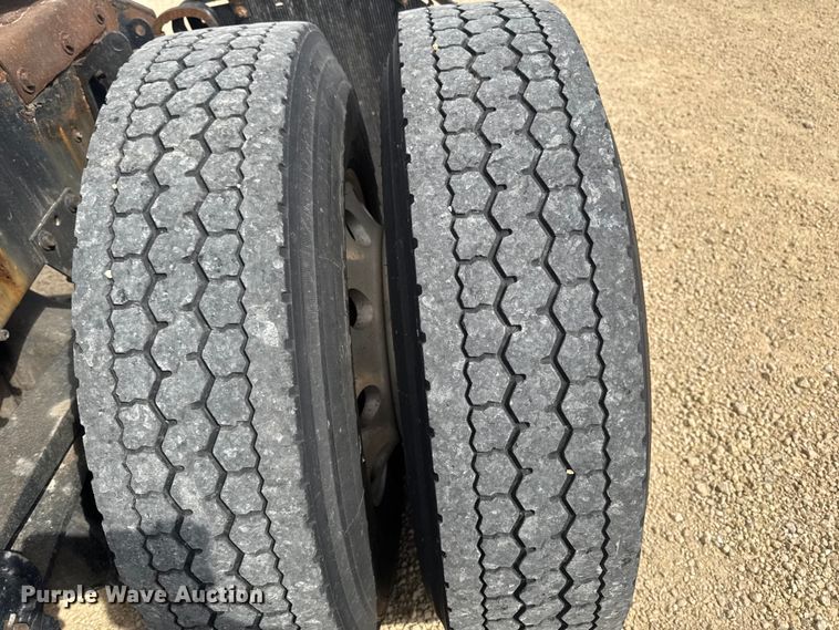 image for item ER0488 2007 Volvo Truck VNM semi truck