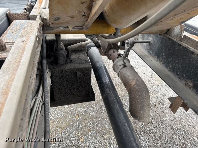 image for item ER0491 2011 International 4300 flatbed truck