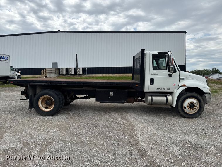 image for item ER0491 2011 International 4300 flatbed truck