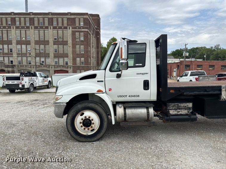 image for item ER0491 2011 International 4300 flatbed truck