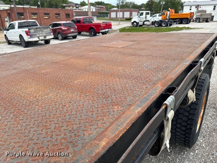 image for item ER0491 2011 International 4300 flatbed truck