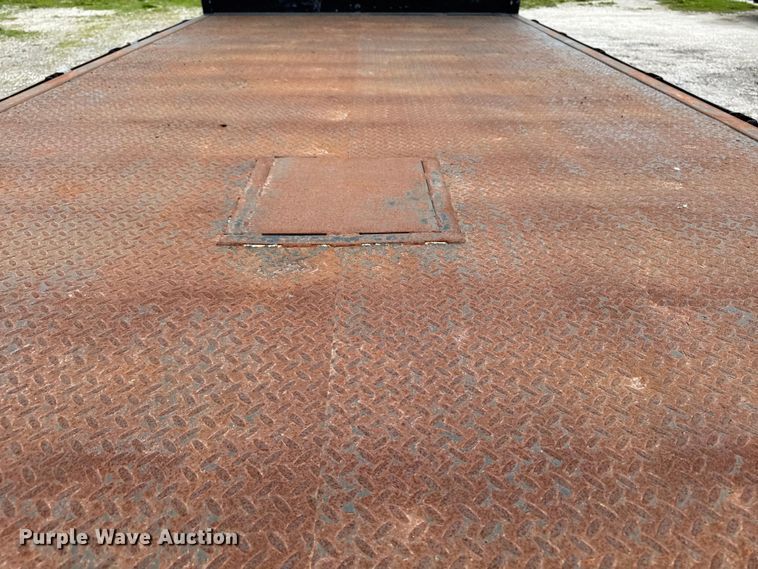 image for item ER0491 2011 International 4300 flatbed truck