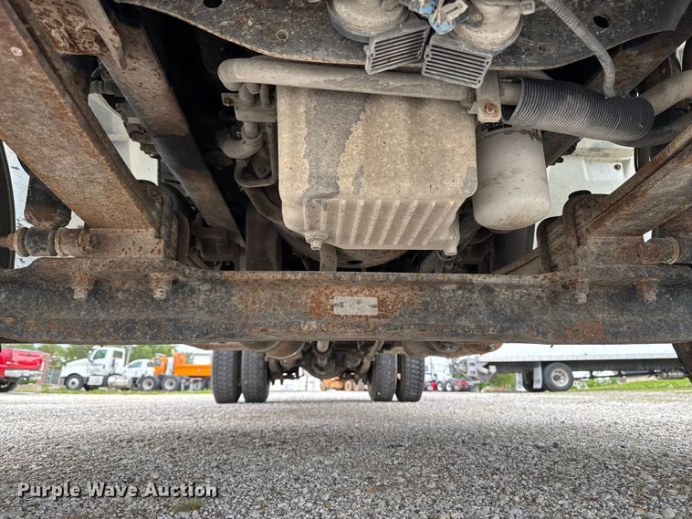 image for item ER0491 2011 International 4300 flatbed truck