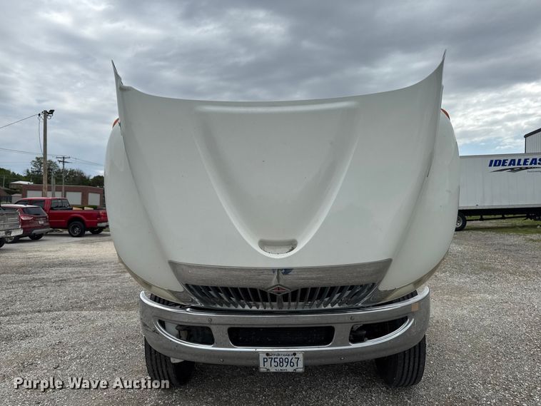 image for item ER0491 2011 International 4300 flatbed truck