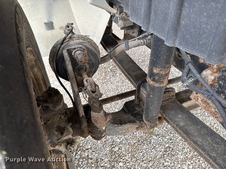 image for item ER0491 2011 International 4300 flatbed truck
