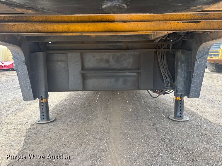 image for item ER7540 1998 Trail King Industries TK70HT-462 drop deck hydraulic tail equipment trailer
