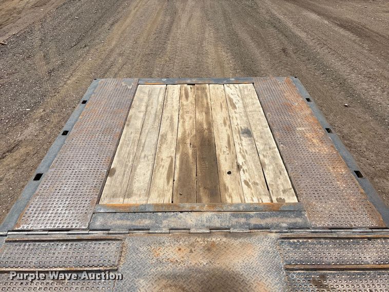 image for item ER7540 1998 Trail King Industries TK70HT-462 drop deck hydraulic tail equipment trailer