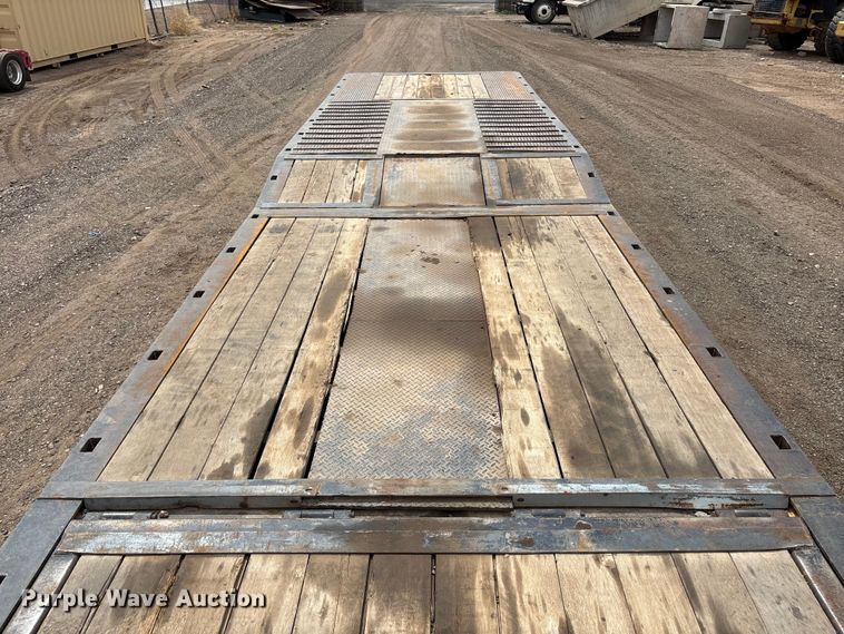 image for item ER7540 1998 Trail King Industries TK70HT-462 drop deck hydraulic tail equipment trailer